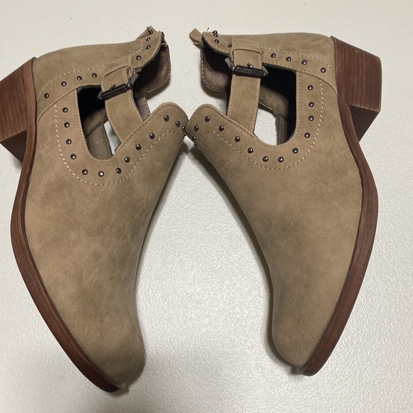 Seven7 Mr Stokley boots like new condition  tan with embellishments - Picture 4 of 8